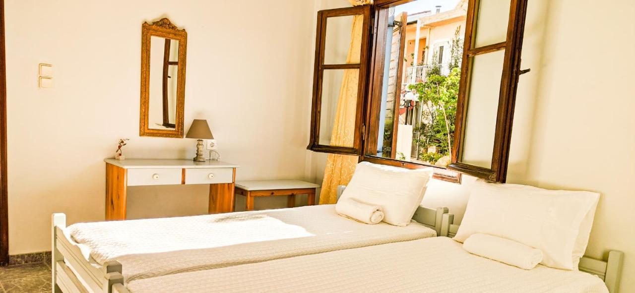 Knossos Apartments Палекастрон Екстериор снимка