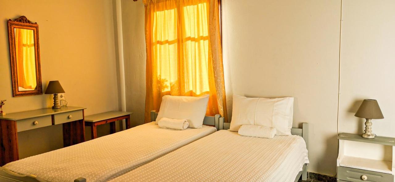 Knossos Apartments Палекастрон Екстериор снимка