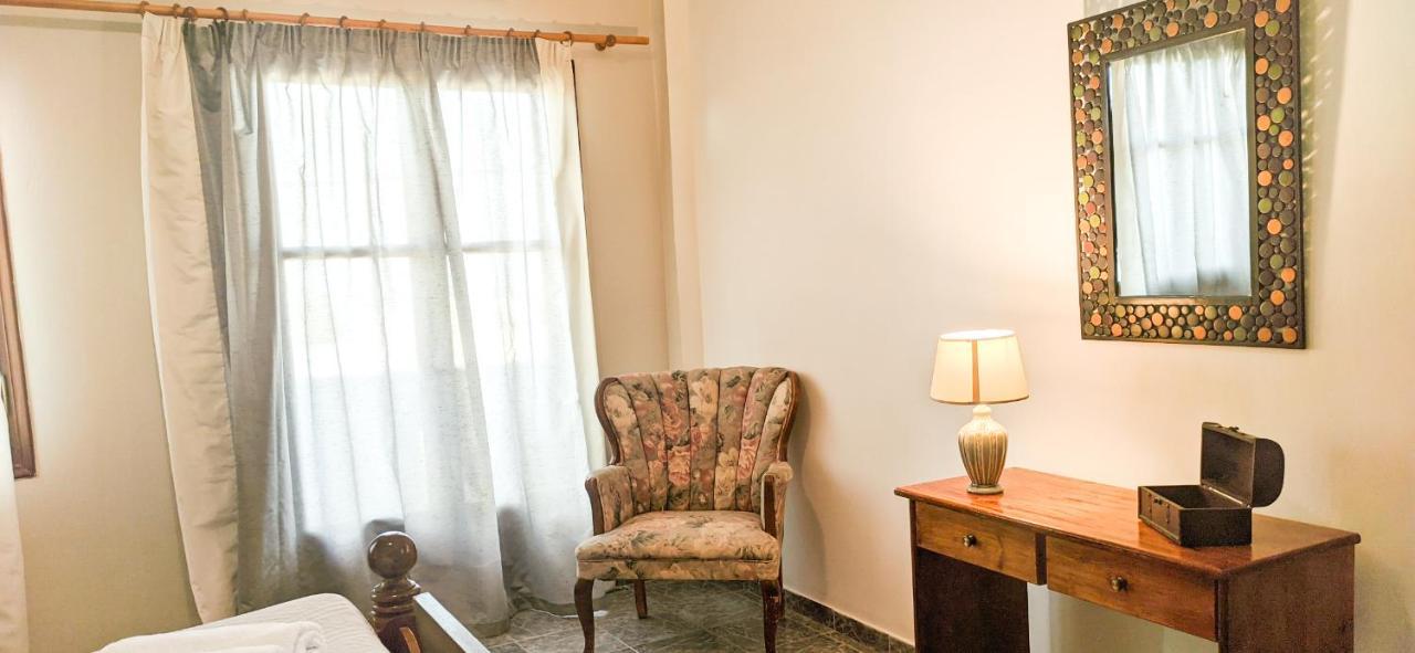 Knossos Apartments Палекастрон Екстериор снимка